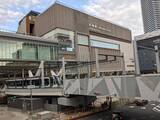 「駅ビル２階から路面電車が発車　JRと広電の交通結節機能を強化！ 生まれ変わった広島駅を見る（広島県広島市）【コラム】」の画像1
