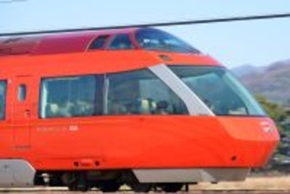 小田急電鉄【駅別乗降人員ランキング】新宿･登戸･下北沢･代々木上原などの最新動向、駅周辺での再開発の影響も（2024年度）