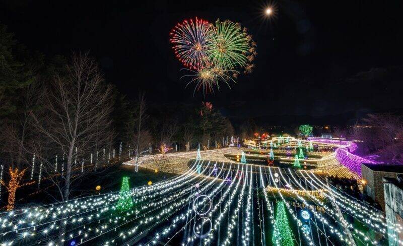国宝･松本城の冬の風物詩 “プロジェクションマッピング”と長野県最大級の “安曇野イルミネーション”！ この冬は 信州へ行こう！