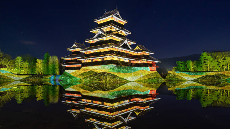 国宝･松本城の冬の風物詩 “プロジェクションマッピング”と長野県最大級の “安曇野イルミネーション”！ この冬は 信州へ行こう！