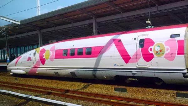 「ハローキティ新幹線 ラストラン目前【5/17引退】8年の歴史に幕！新大阪～博多駅間を走る特別な500系車両に乗ったり、勇姿を見届けるには」の画像