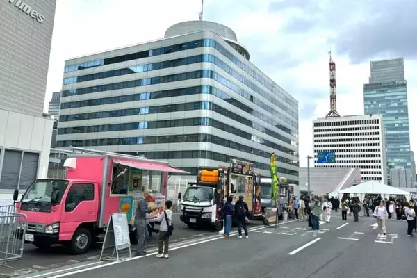 「銀座の一等地に誕生した奇跡の空間を「空中公園」に！廃止された首都高速KK線の利活用イベント「Roof Park Fes & Walk 2026」潜入レポート」の画像