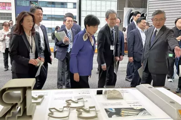 「銀座の一等地に誕生した奇跡の空間を「空中公園」に！廃止された首都高速KK線の利活用イベント「Roof Park Fes & Walk 2026」潜入レポート」の画像