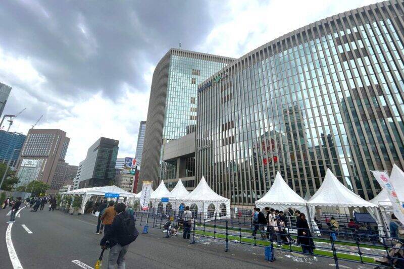 銀座の一等地に誕生した奇跡の空間を「空中公園」に！廃止された首都高速KK線の利活用イベント「Roof Park Fes & Walk 2026」潜入レポート