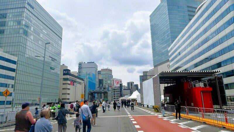銀座の一等地に誕生した奇跡の空間を「空中公園」に！廃止された首都高速KK線の利活用イベント「Roof Park Fes & Walk 2026」潜入レポート