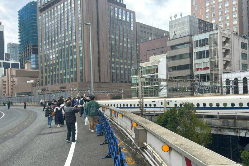 銀座の一等地に誕生した奇跡の空間を「空中公園」に！廃止された首都高速KK線の利活用イベント「Roof Park Fes & Walk 2026」潜入レポート