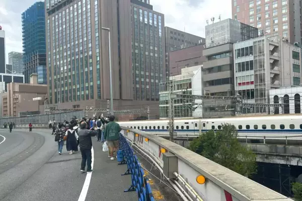 「銀座の一等地に誕生した奇跡の空間を「空中公園」に！廃止された首都高速KK線の利活用イベント「Roof Park Fes & Walk 2026」潜入レポート」の画像