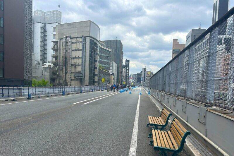 銀座の一等地に誕生した奇跡の空間を「空中公園」に！廃止された首都高速KK線の利活用イベント「Roof Park Fes & Walk 2026」潜入レポート