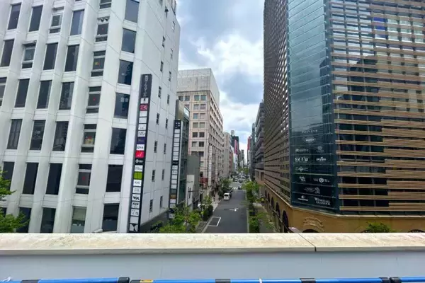「銀座の一等地に誕生した奇跡の空間を「空中公園」に！廃止された首都高速KK線の利活用イベント「Roof Park Fes & Walk 2026」潜入レポート」の画像