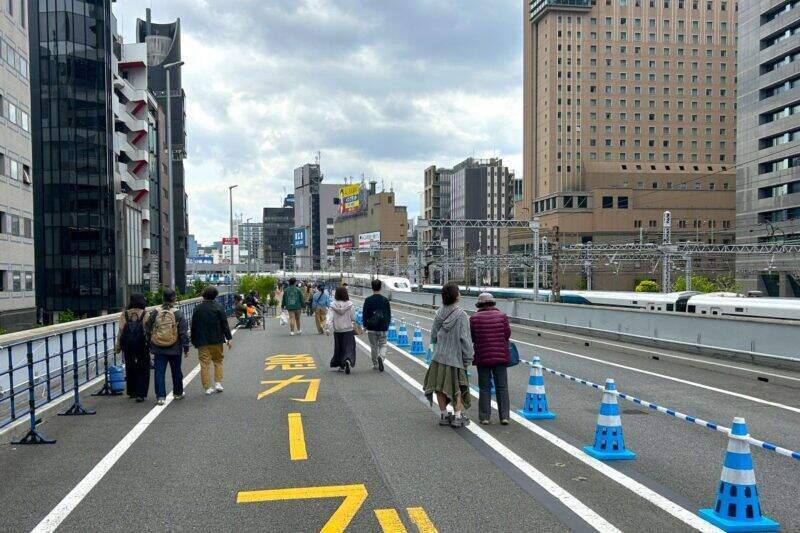 銀座の一等地に誕生した奇跡の空間を「空中公園」に！廃止された首都高速KK線の利活用イベント「Roof Park Fes & Walk 2026」潜入レポート