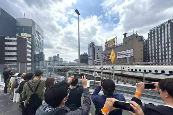 「銀座の一等地に誕生した奇跡の空間を「空中公園」に！廃止された首都高速KK線の利活用イベント「Roof Park Fes & Walk 2026」潜入レポート」の画像