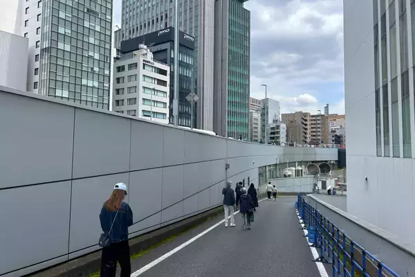 「銀座の一等地に誕生した奇跡の空間を「空中公園」に！廃止された首都高速KK線の利活用イベント「Roof Park Fes & Walk 2026」潜入レポート」の画像