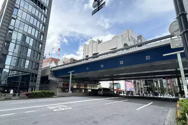 「銀座の一等地に誕生した奇跡の空間を「空中公園」に！廃止された首都高速KK線の利活用イベント「Roof Park Fes & Walk 2026」潜入レポート」の画像