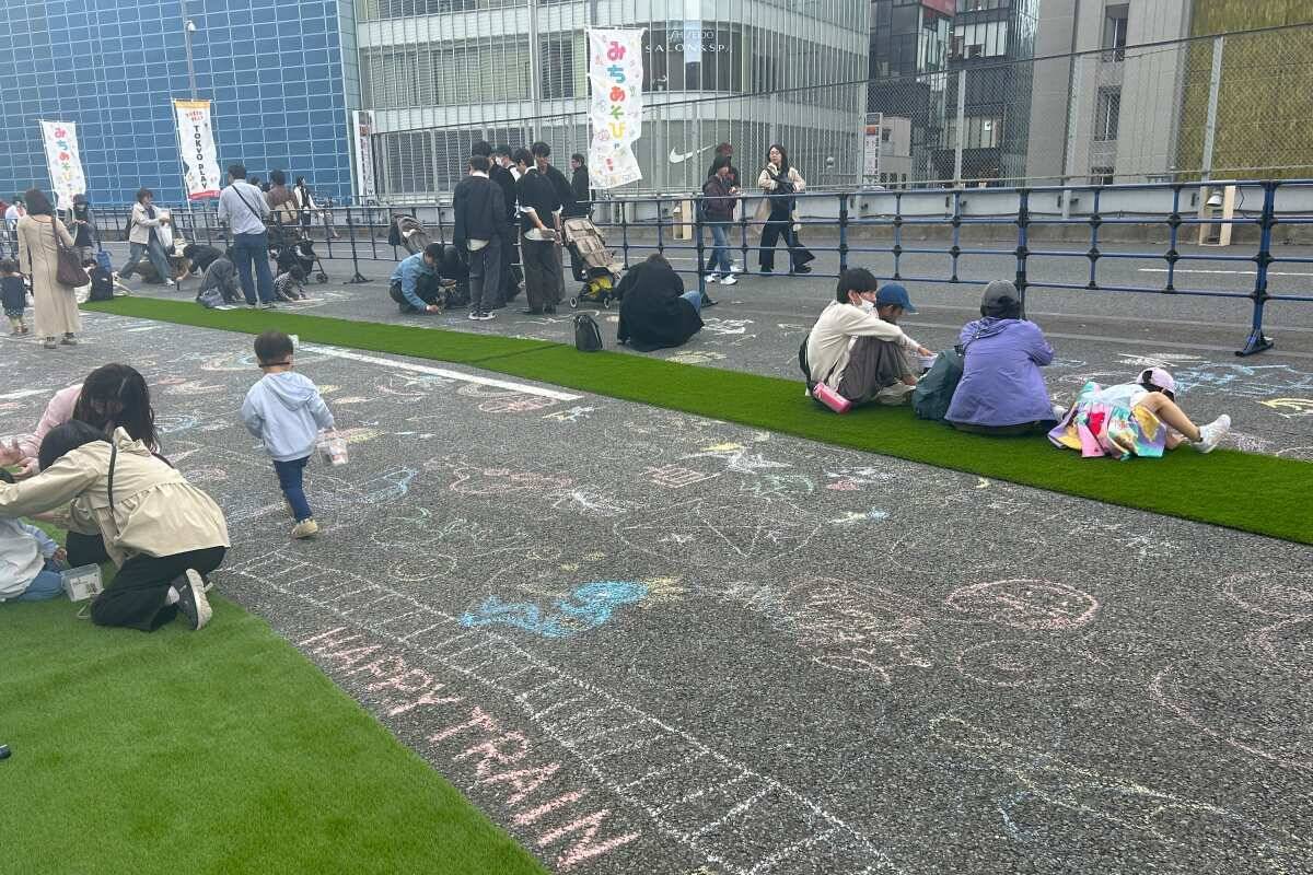 銀座の一等地に誕生した奇跡の空間を「空中公園」に！廃止された首都高速KK線の利活用イベント「Roof Park Fes & Walk 2026」潜入レポート
