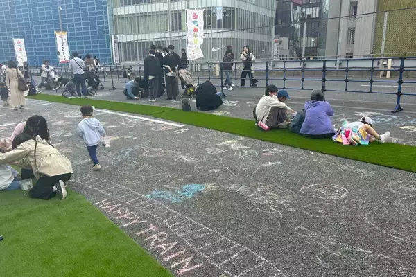 「銀座の一等地に誕生した奇跡の空間を「空中公園」に！廃止された首都高速KK線の利活用イベント「Roof Park Fes & Walk 2026」潜入レポート」の画像