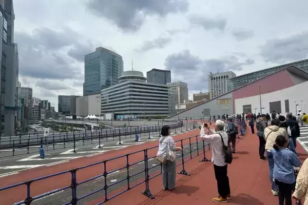 「銀座の一等地に誕生した奇跡の空間を「空中公園」に！廃止された首都高速KK線の利活用イベント「Roof Park Fes & Walk 2026」潜入レポート」の画像