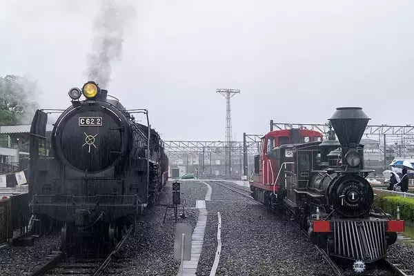 「京都鉄道博物館6周年＆鉄道開業150周年を祝うセレモニーと汽笛吹鳴」の画像