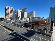 京急 北品川駅の新駅舎デザイン決定！ 旧東海道と調和する “和モダン”高架駅で開かずの踏切解消へ、連続立体交差事業の進捗状況は？