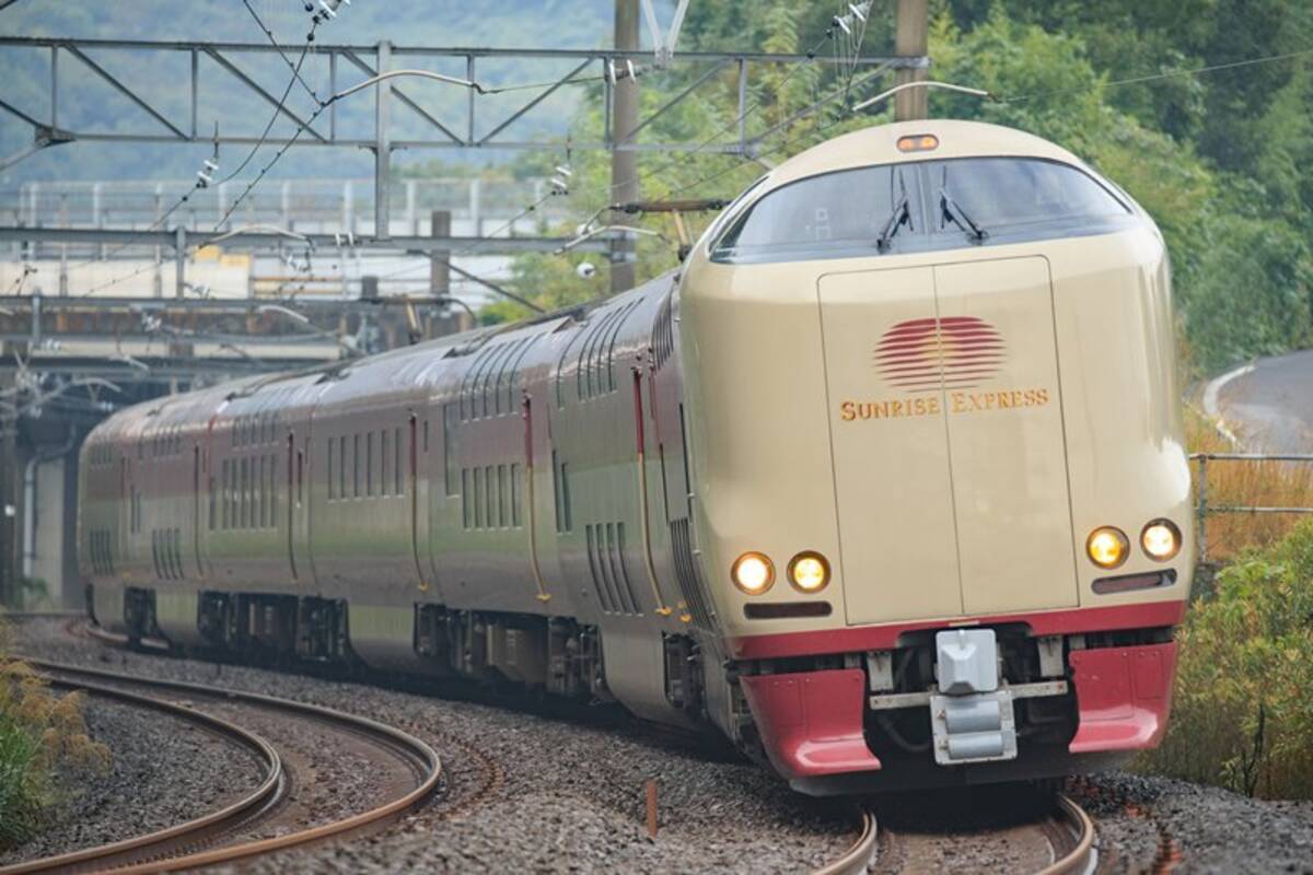 国内唯一の定期寝台特急 285系「サンライズエクスプレス」 書泉が 