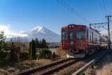 「富士急行線で元旦限定「初富士おせち列車」運行！ 特製おせちを味わいながら雄大な富士山を初拝する迎春旅はいかが？」の画像1