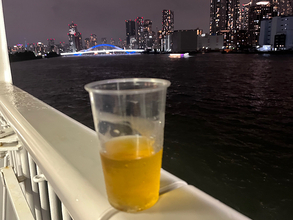 夏の夜は「さるびあ丸」で飲もう！船上ビアガーデンで東京湾の夜景を眺めながら軽く一杯……工場直送生ビールや島グルメが美味い