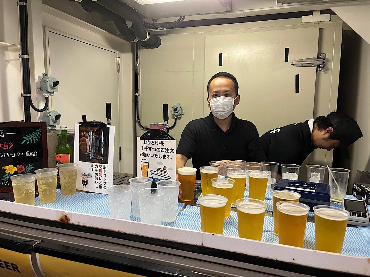 夏の夜は「さるびあ丸」で飲もう！船上ビアガーデンで東京湾の夜景を眺めながら軽く一杯……工場直送生ビールや島グルメが美味い