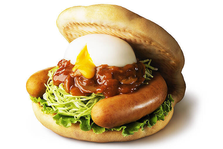 モスバーガー秋限定最新作「月見フォカッチャ」9/14 新発売！ あの超名作とコラボした新CMも大注目！ 同時にバーベキューフォカッチャも刷新「みんなでパリッといこう」