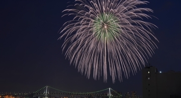 11年ぶりに復活【10/24(土) 東京湾 大華火祭】観覧は全席チケット制に！ 観覧席・ゆりかもめ増発＆交通規制まとめ、いま買える席は？
