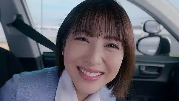 浜辺美波のドヤ顔にキュン！ JA共済 新CM 見積りCP＆日常生活賠償責任特約マモルモアで自動車教習所教官役！