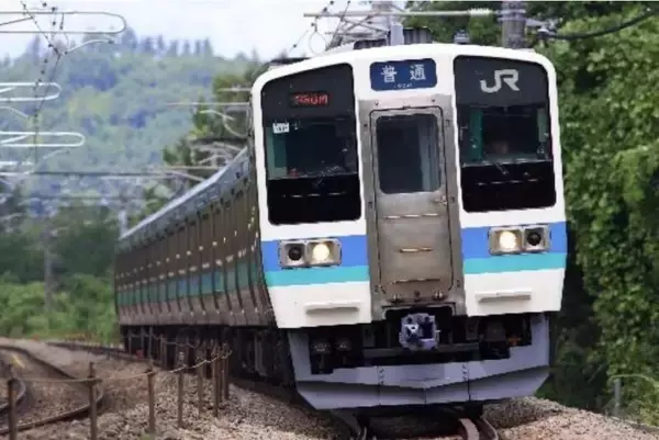 「JR東日本 211系が新宿経由で特別運行！ 激レア入線体験ができる「大月夜行」5/10開催 硬券乗車証のプレゼントも（4/16発売開始）」の画像