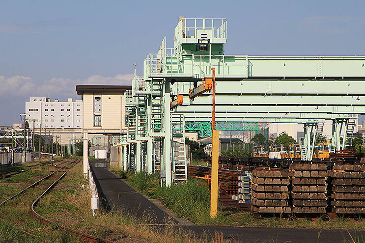 東京都江東区塩浜を歩く鉄時間、JR線側の風景
