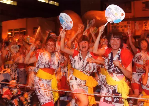 「新幹線はやぶさで「青森ねぶた祭」へ！ 日本屈指の熱気あふれる祭の見どころからアクセス情報や観覧方法、当日参加可能な跳人体験までガイド」の画像