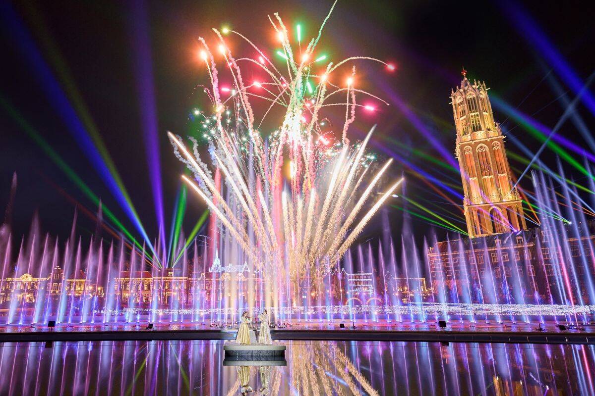 【2026GW】ハウステンボス×エヴァ「迎撃要塞都市」4/24始動！日本初8Kライドアトラクションとエヴァ仕様の限定佐世保グルメ攻略ガイド