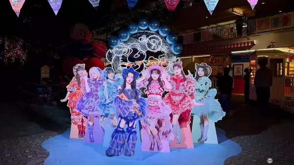 「浅草花やしきがCANDY TUNE一色に！ デビュー3周年「浅草 飴やしき」開幕、GWの特別夜間営業！ 7色のパンダカーや限定グルメも見逃せない」の画像