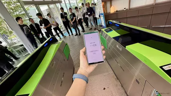 「高輪ゲートウェイシティで開催！ タッチレス改札から自動運転バス、3Dプリンターで作るラーメンまで「100年先のくらし」体験イベントに潜入」の画像
