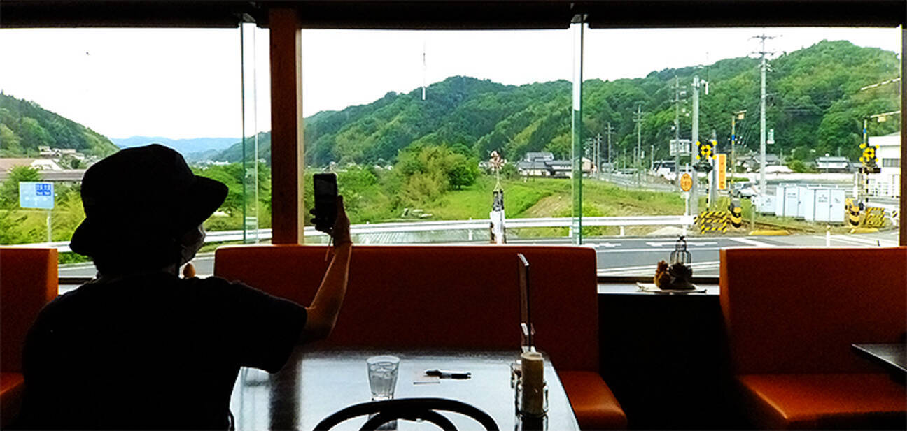 木次線のおいしい鉄道絶景カフェ 途中下車して地元食材 鉄道ビューをゆっくり体感 島根旅でハズせないお店 22年6月8日 エキサイトニュース