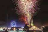 「香川・丸亀で3,200発の花火と300機のドローンが夜空を舞う？ 8月29日開催「まるがめ婆娑羅花火ファンタジア in レオマ」を120%楽しもう！」の画像1