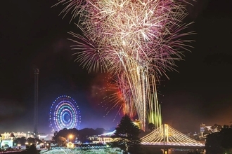 香川・丸亀で3,200発の花火と300機のドローンが夜空を舞う？ 8月29日開催「まるがめ婆娑羅花火ファンタジア in レオマ」を120%楽しもう！
