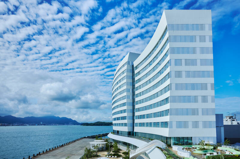 星野リゾートが横浜･草津･宮島などに新ホテル！2026年までに開業の 界、OMO、リゾナーレ全7施設を解説！絶景テラスや監獄ホテルも