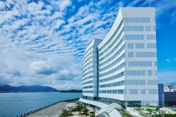 「星野リゾートが横浜･草津･宮島などに新ホテル！2026年までに開業の 界、OMO、リゾナーレ全7施設を解説！絶景テラスや監獄ホテルも」の画像