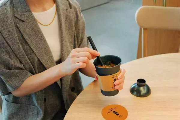 「ストローで飲む冷たいみそ汁！？丸の内で体験できる「鉄製お椀タンブラー」と晩夏の熱中症対策　8月24日より期間限定オープン」の画像