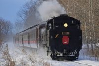 北海道の観光列車「SL冬の湿原号」2026年は温泉コラボで湯けむり増量！？1/17運転開始