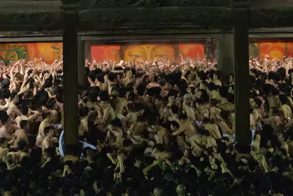 「冬の岡山を彩る風物詩　後楽園の「芝焼き」から倉敷の「雛めぐり」まで季節の移ろいを楽しむ伝統行事4選」の画像