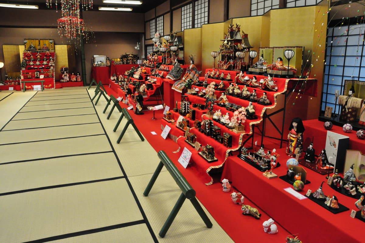 冬の岡山を彩る風物詩　後楽園の「芝焼き」から倉敷の「雛めぐり」まで季節の移ろいを楽しむ伝統行事4選