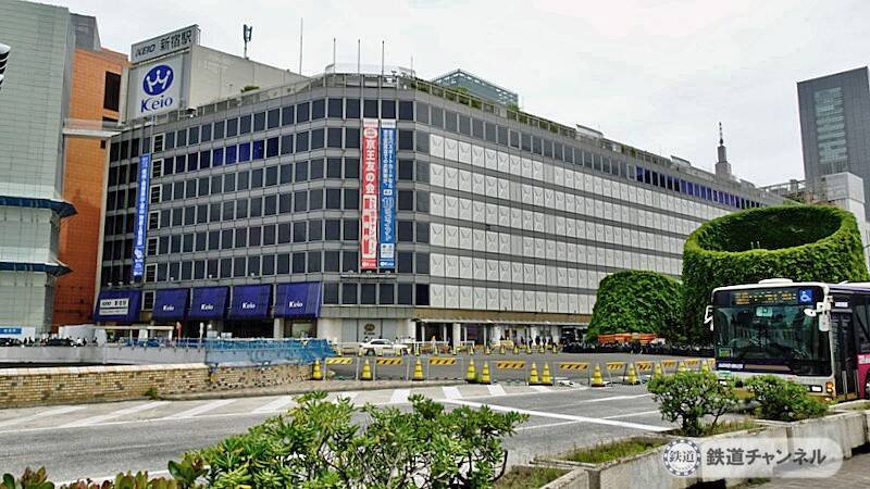 新宿西口地下広場を歩きます【駅ぶら】06京王電鉄　京王線004