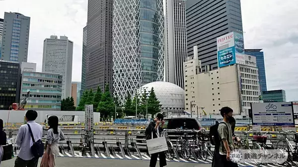 「新宿西口地下広場を歩きます【駅ぶら】06京王電鉄　京王線004」の画像