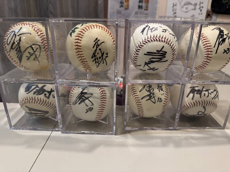 南海ホークス球団歌が難波駅の発車メロディーに！ 創業140周年記念で「サザン」復元塗装車に球団マークの表示も（12/3スタート）