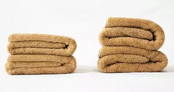 「KBツヅキ 抗菌タオル MAMORUNE マモルネ 9/15から発売！天然繊維の柔らかさと抗菌 消臭を両立、10年越し研究の集大成＿防災用やキャンプ用にもおすすめ」の画像