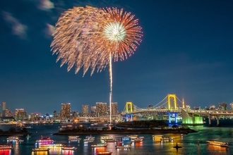 11年ぶりの東京湾の花火を屋根なしの船上から！ 東京ウォータウェイズの「直前割」クルーズは7,500円引きに！10/24の15時過ぎに出航
