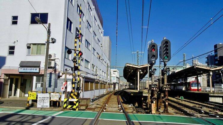 車両基地があって鉄道好きの子供は動かなくなるかも【駅ぶら03】京浜急行40